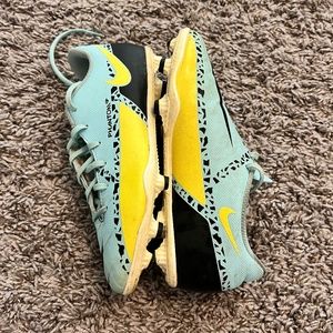 Youth Nike phantom GT2 soccer cleats